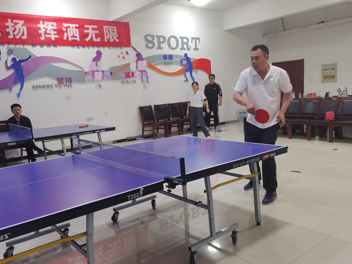 乒乓球比赛季军   锦界热电公司董森波.jpg